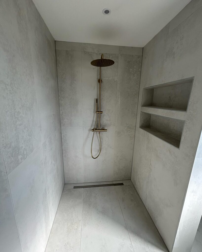SALLE DE BAIN GRIS TOTALE